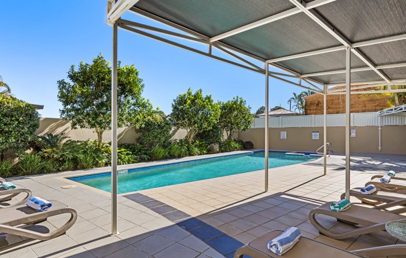 OVR Swimming Pool Lounge 1200px