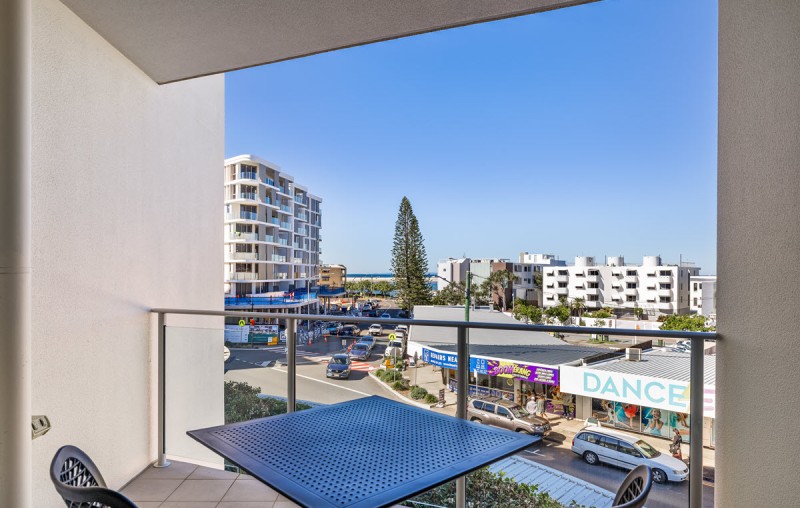 OVR Budget Studio Kitchenette 1200px 0003