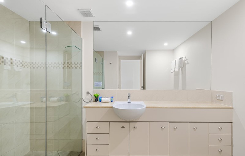 OVR Budget Studio 1200px Bathroom