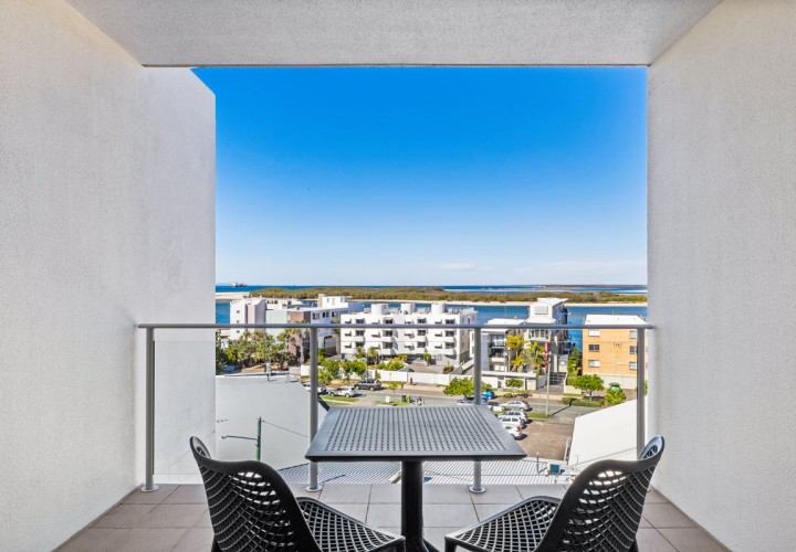 OVR Resort Studio OV 1200px 0003