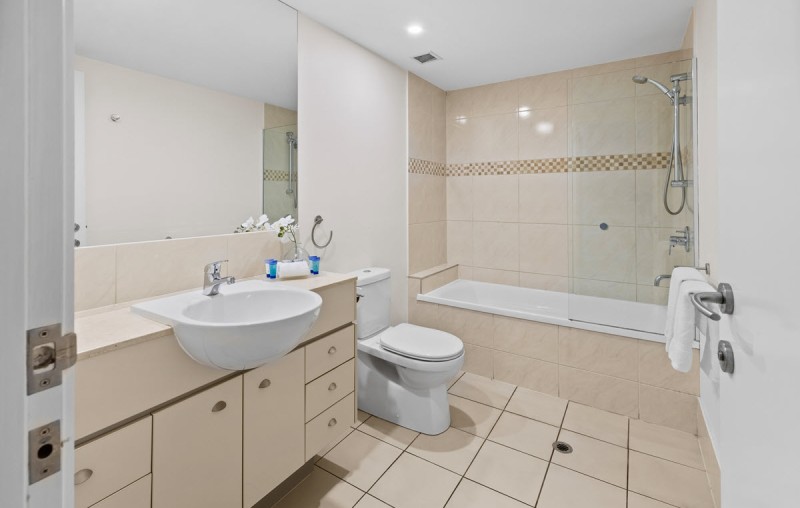 OVR Resort Studio 1200px 0001