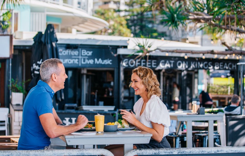 Coffee Cat on Kings couple YEQ 1200px